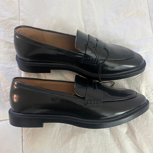 NWT H&M Black Loafers US size 8/ EU size 39 - Picture 1 of 5